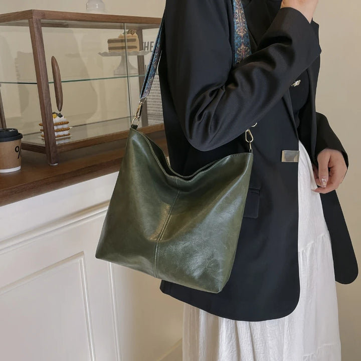 The Larkin Bag — Green
