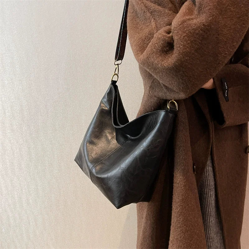 The Larkin Bag — Black
