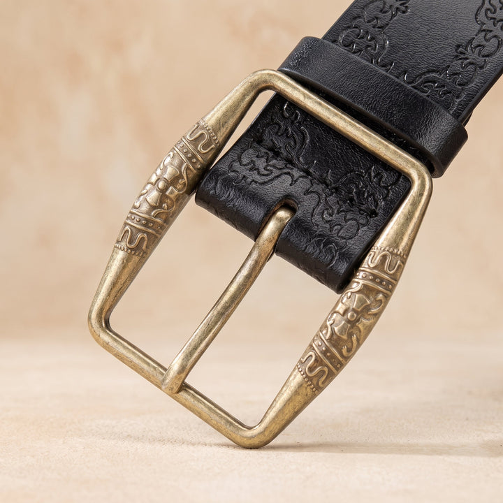 Detail of the cast buckle ends on the black Drayton Belt