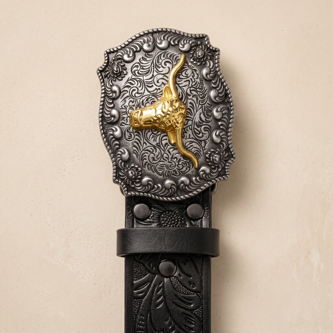 Top-down view of the buckle, keeper loop and snap fastening