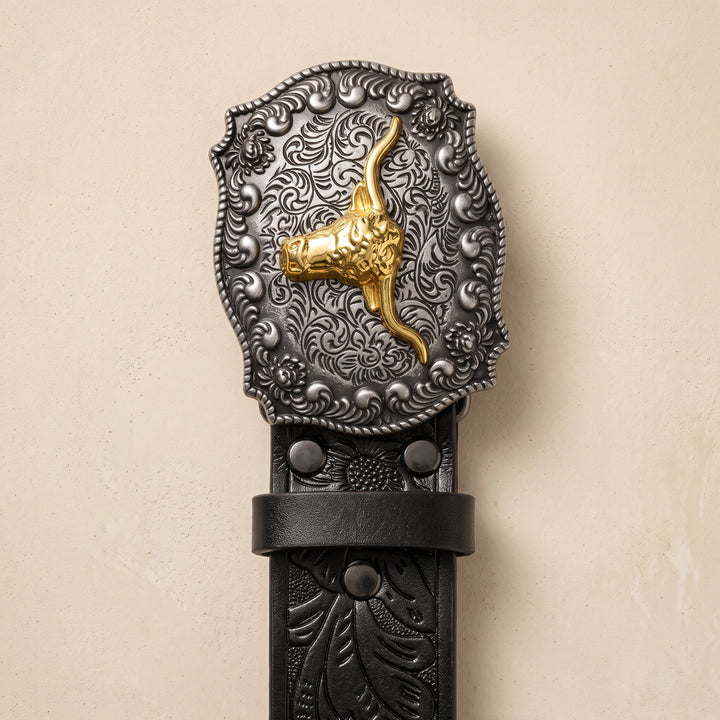 Top-down view of the buckle, keeper loop and snap fastening
