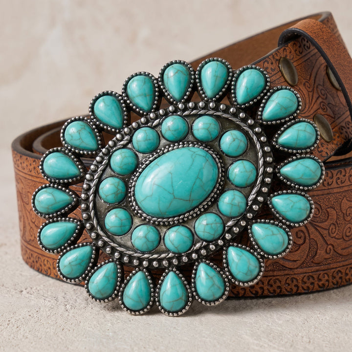 Snap studs and tooled strap on the Knox Belt