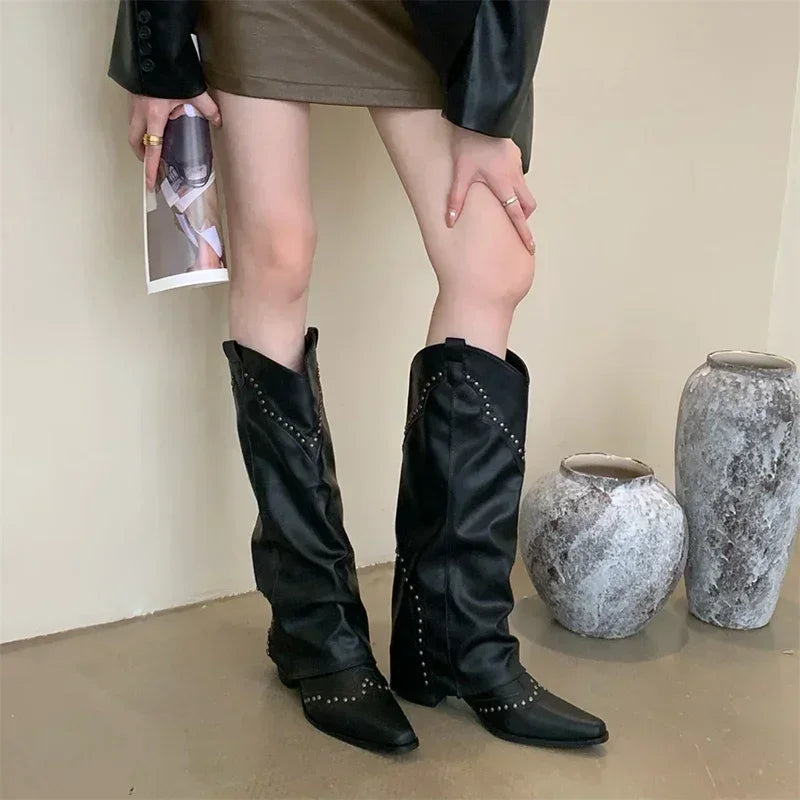 The Shelby Boots in black
