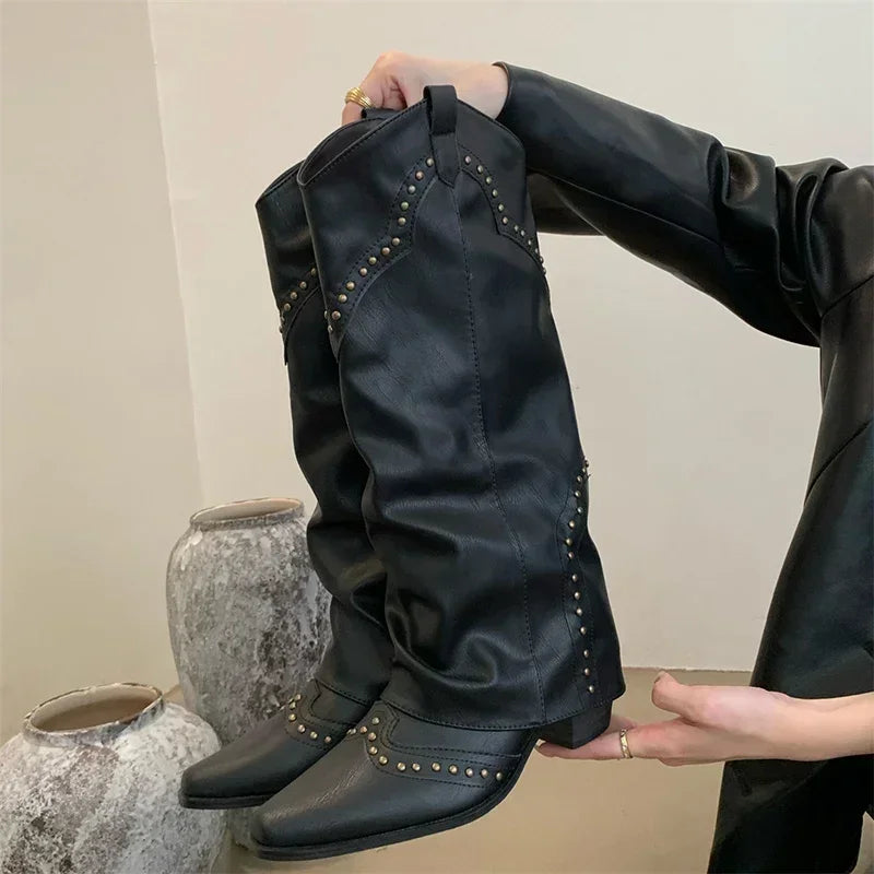The Shelby Boots in black