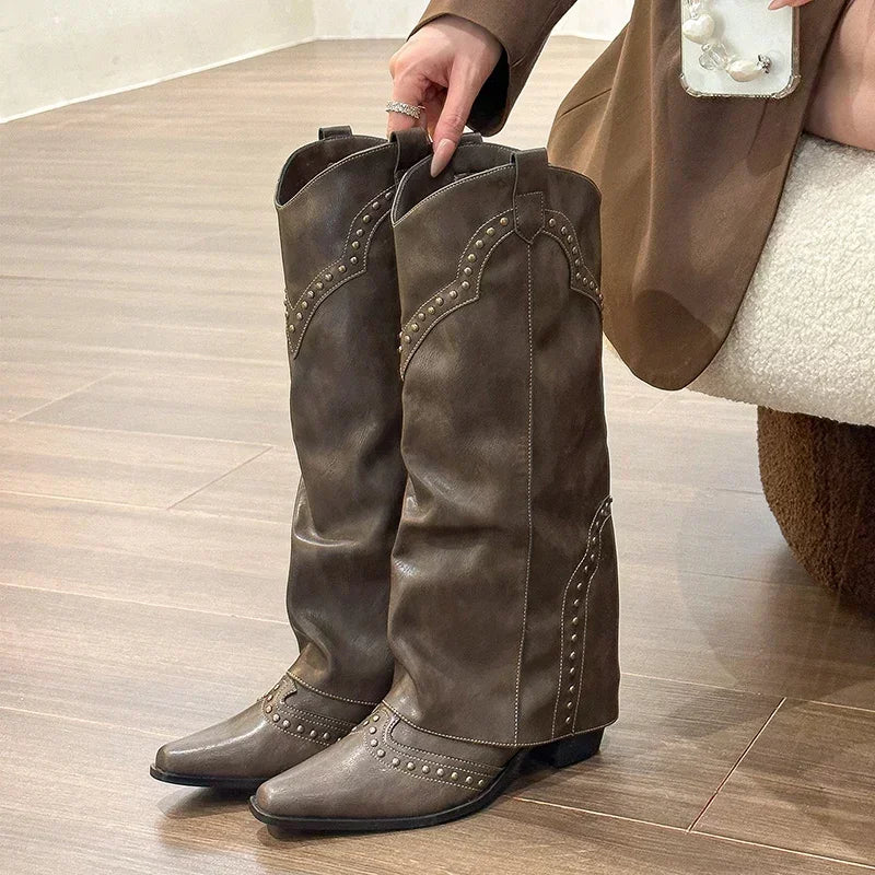 The Shelby Boots in khaki